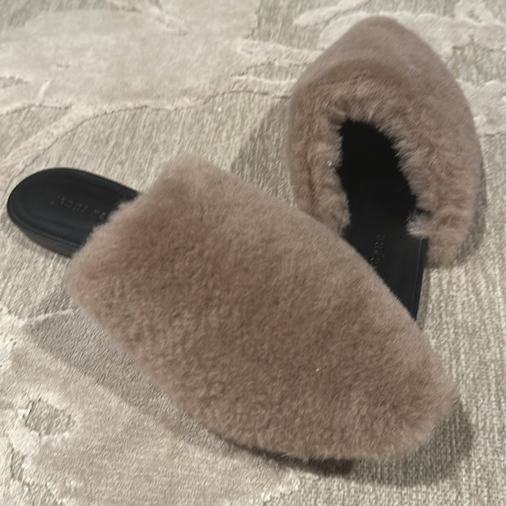 Jenni Kayne Faux Fur Slippers. Made In Italy, Size 39. View 5